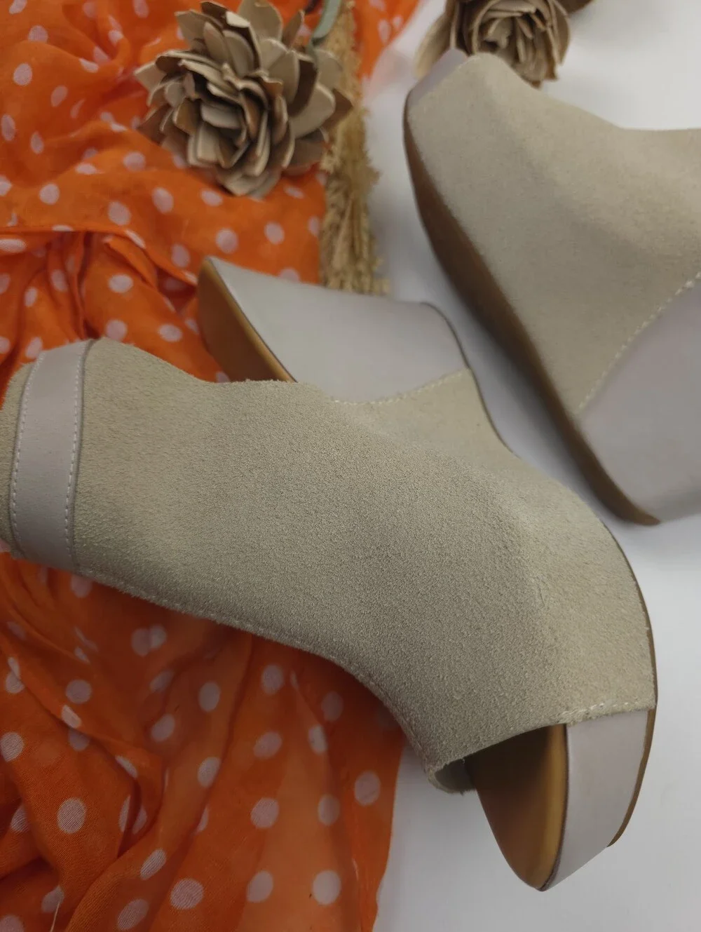 Kork Ease Beige Suede Peep-Toe Platform Wedge Sandals Sz 7